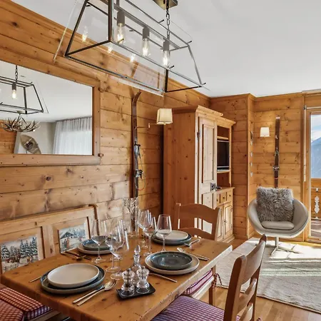 Dame Des Montagnes By Mrs Miggins Apartment